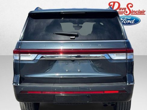 Used 2022 Lincoln Navigator Reserve image 8