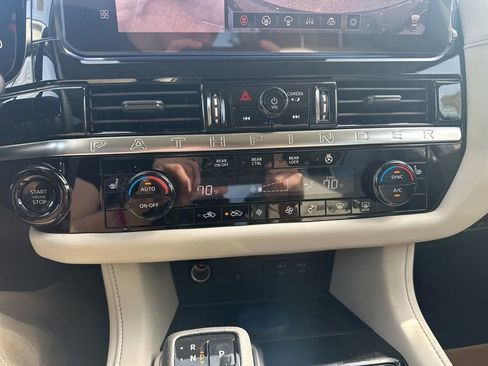 New 2026 Nissan Pathfinder SL FWD image 19