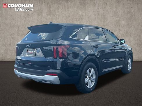 New 2025 Kia Sorento LX image 6