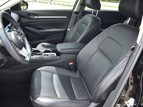 Used 2025 Nissan Altima 2.5 SL FWD image 23