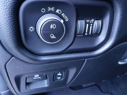 Used 2022 RAM 1500 Laramie image 35