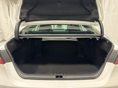 Used 2022 Toyota Camry SE image 44