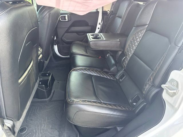 Used 2023 Jeep Gladiator Overland AWD/4WD image 6
