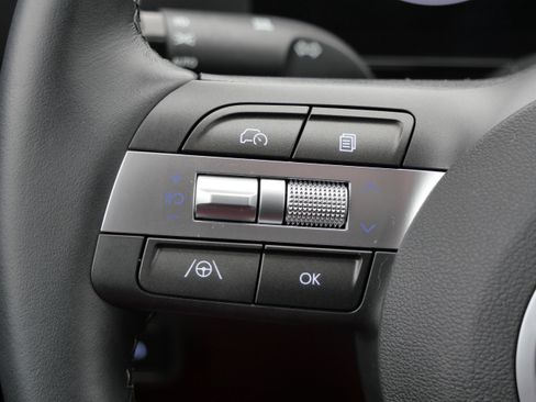 Certified 2025 Hyundai Kona SEL image 34