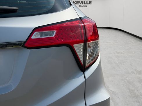 Used 2022 Honda HR-V LX image 9