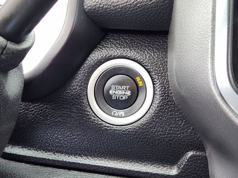 Used 2025 RAM 3500 Laramie image 32