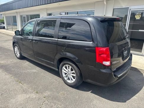 Used 2018 Dodge Grand Caravan SXT FWD image 9