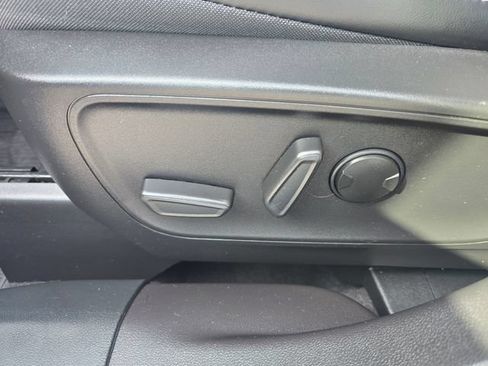 Used 2023 Ford Escape Platinum AWD/4WD image 17