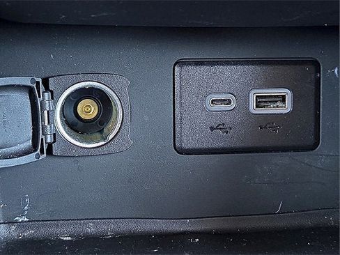 Certified 2023 GMC Acadia SLE w/ Driver Convenience Package image 20