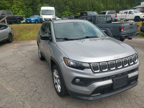 Used 2022 Jeep Compass Latitude AWD/4WD image 4
