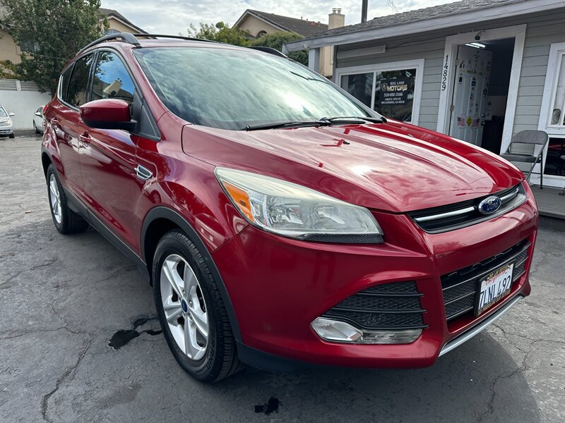 Used 2015 Ford Escape SE w/ Equipment Group 201A FWD image 3