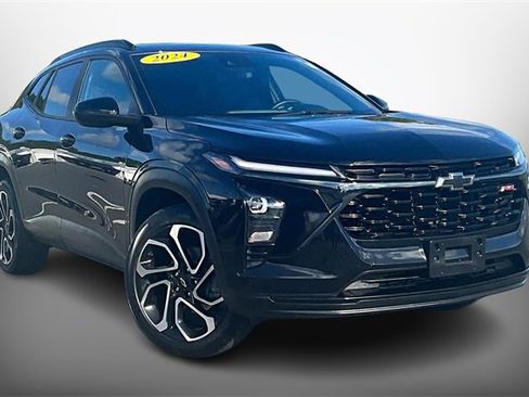 Used 2024 Chevrolet Trax RS w/ Sunroof Package image 10