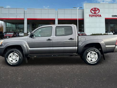 Used 2014 Toyota Tacoma PreRunner w/ SR5 Package image 7