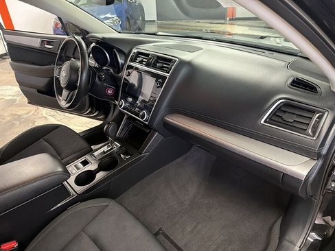 Used 2019 Subaru Legacy 2.5i Premium AWD/4WD image 17