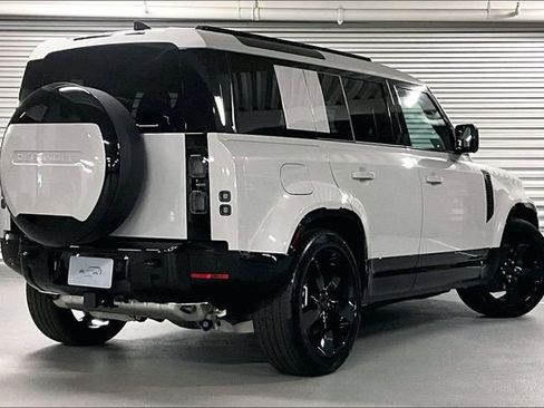 New 2026 Land Rover Defender 110 X-Dynamic SE AWD/4WD image 4