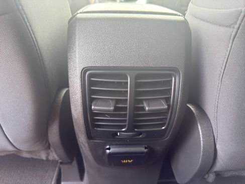 Used 2014 Ford Escape SE w/ Equipment Group 201A FWD image 30
