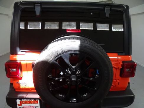 Certified 2023 Jeep Wrangler Unlimited Sahara AWD/4WD image 19
