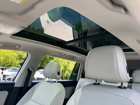 Used 2019 Volkswagen Tiguan SE FWD image 23