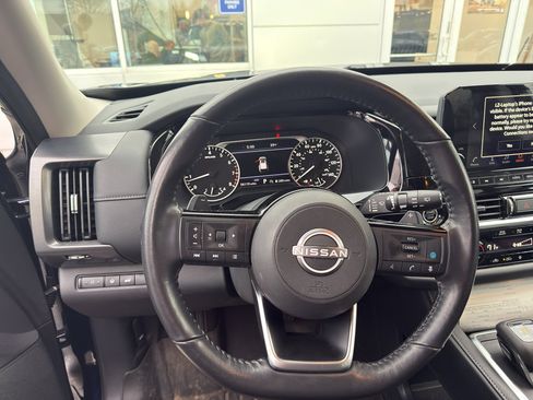 Certified 2022 Nissan Pathfinder SL image 11