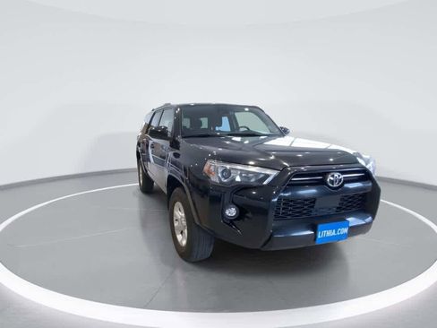 Used 2024 Toyota 4Runner SR5 AWD/4WD image 3