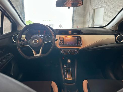 Used 2021 Nissan Versa SV image 10