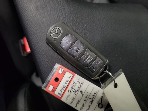 Used 2014 MAZDA MAZDA3 i Sport image 16