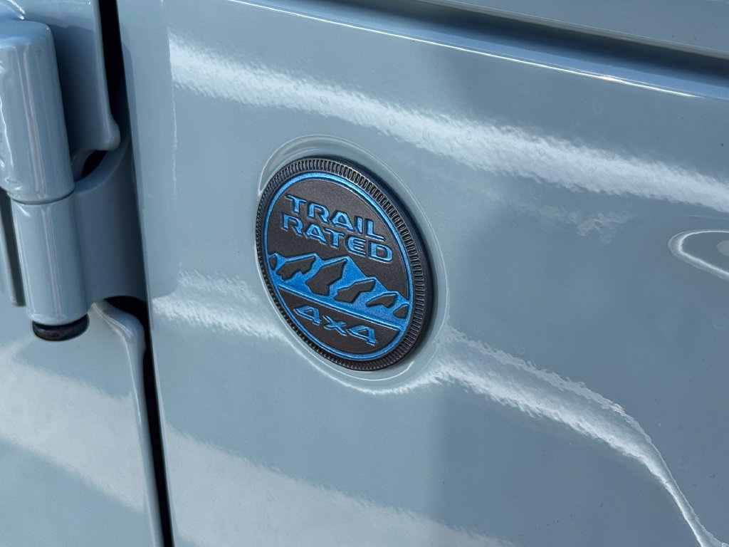 Used 2024 Jeep Wrangler Unlimited w/ Convenience Group AWD/4WD image 18
