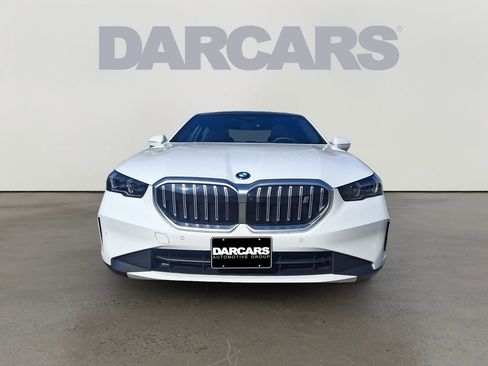 Certified 2026 BMW i5 eDrive40 w/ Executive Package image 2