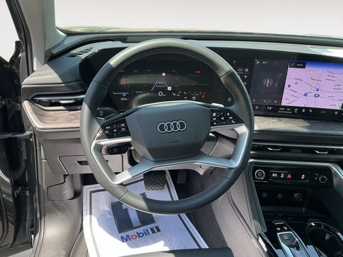 Used 2025 Audi Q5 Premium Plus AWD/4WD image 13