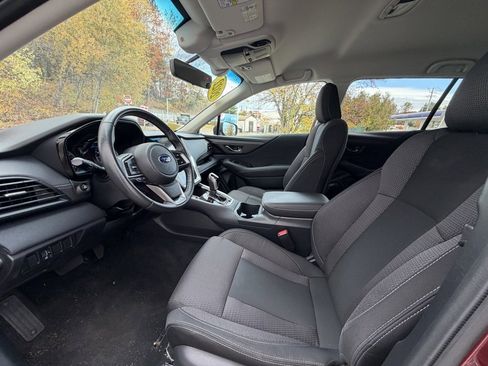 Used 2022 Subaru Outback Premium image 7