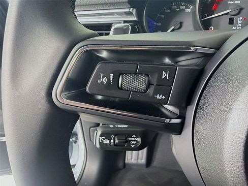 New 2026 Porsche Macan image 13