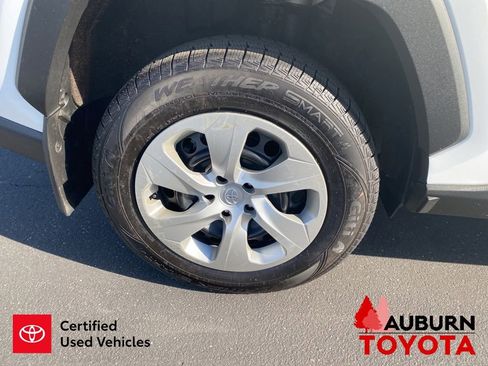 Certified 2019 Toyota RAV4 LE w/ Carpet Mat Package FWD image 9