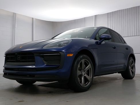 Certified 2026 Porsche Macan image 1