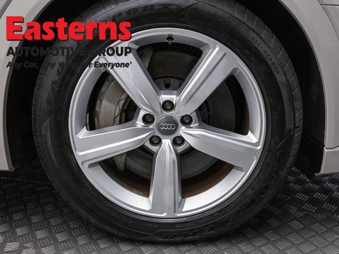 Used 2019 Audi e-tron Prestige w/ Prestige Package AWD/4WD image 29
