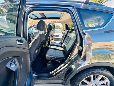 Used 2016 Ford Escape SE w/ Equipment Group 201A AWD/4WD image 14