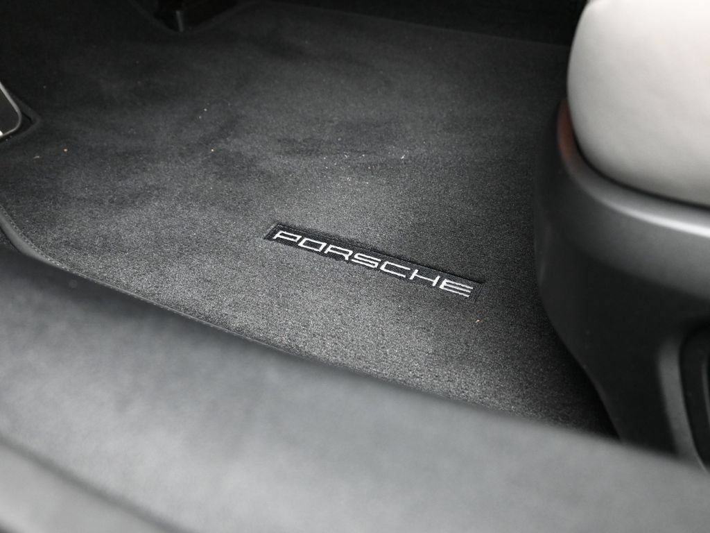 Used 2026 Porsche 911 GT3 RWD image 16