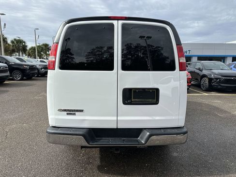 Used 2019 Chevrolet Express 3500 LT w/ LT Preferred Equipment Group image 15