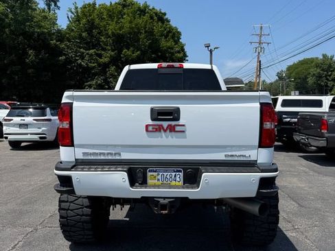Used 2016 GMC Sierra 2500 Denali w/ Duramax Plus Package AWD/4WD image 4