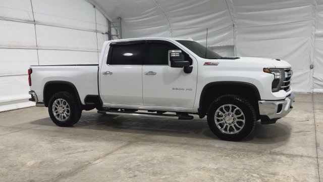 Used 2025 Chevrolet Silverado 2500 LTZ w/ LTZ Convenience Package AWD/4WD image 6