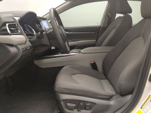 Used 2023 Toyota Camry LE image 17