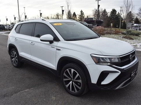 Used 2022 Volkswagen Taos SE image 10