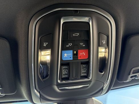 New 2025 Jeep Grand Cherokee L Altitude image 17