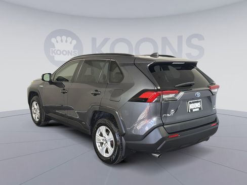 Used 2019 Toyota RAV4 LE image 4