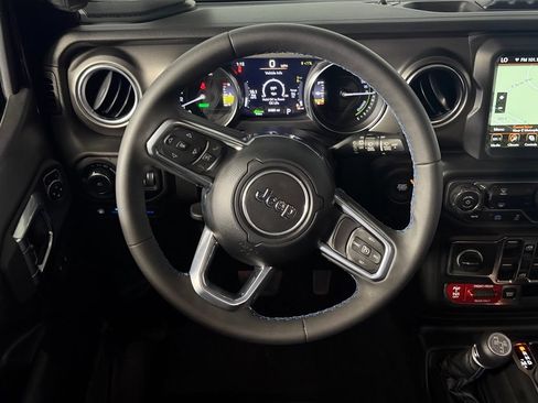 Used 2023 Jeep Wrangler Unlimited Rubicon 4xe AWD/4WD image 20