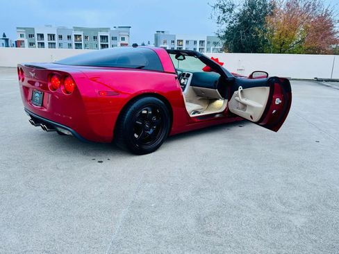 Used 2005 Chevrolet Corvette Coupe w/ Preferred Equipment Group image 44