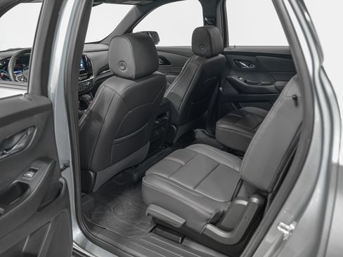 Used 2023 Chevrolet Traverse RS w/ LPO, Floor Liner Package AWD/4WD image 28