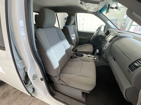 Used 2019 Nissan Frontier SV AWD/4WD image 23