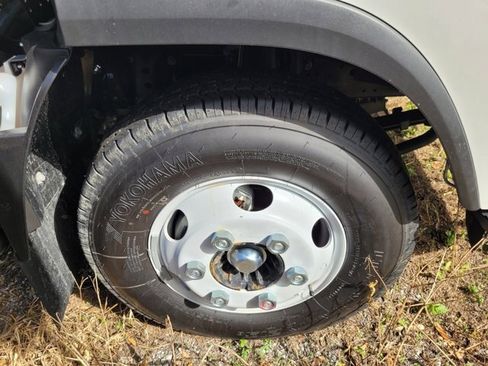 New 2024 Chevrolet Low Cab Forward image 10