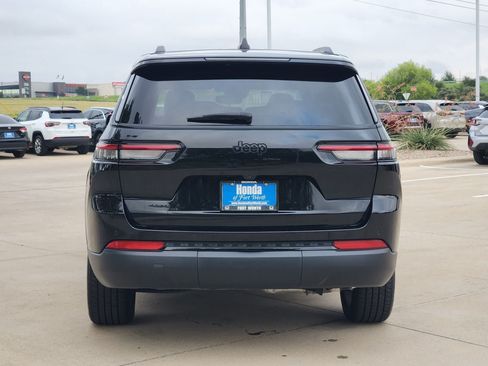 Used 2023 Jeep Grand Cherokee L Laredo AWD/4WD image 6