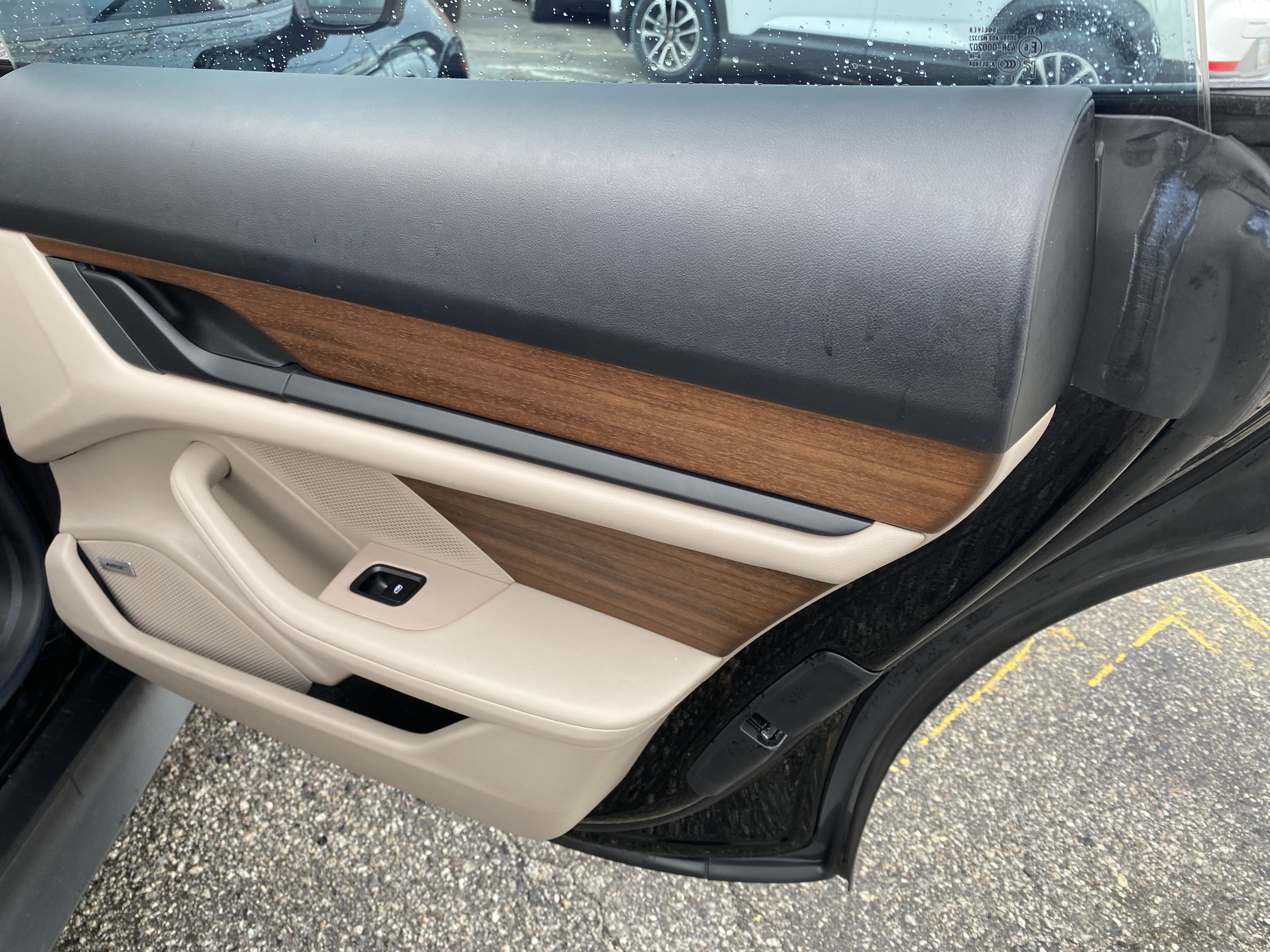 Used 2022 Porsche Taycan RWD image 19